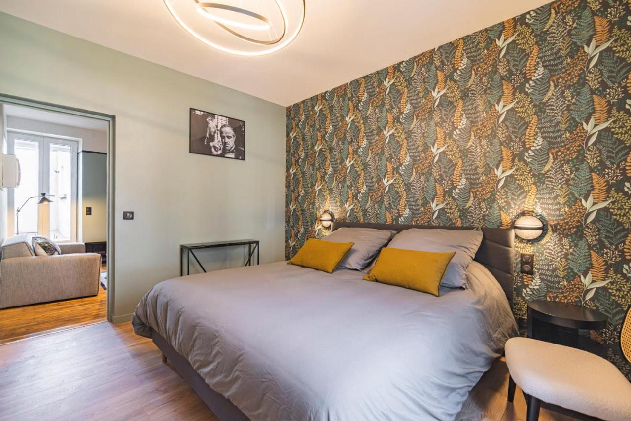 Art Deco Lesage & Apartment