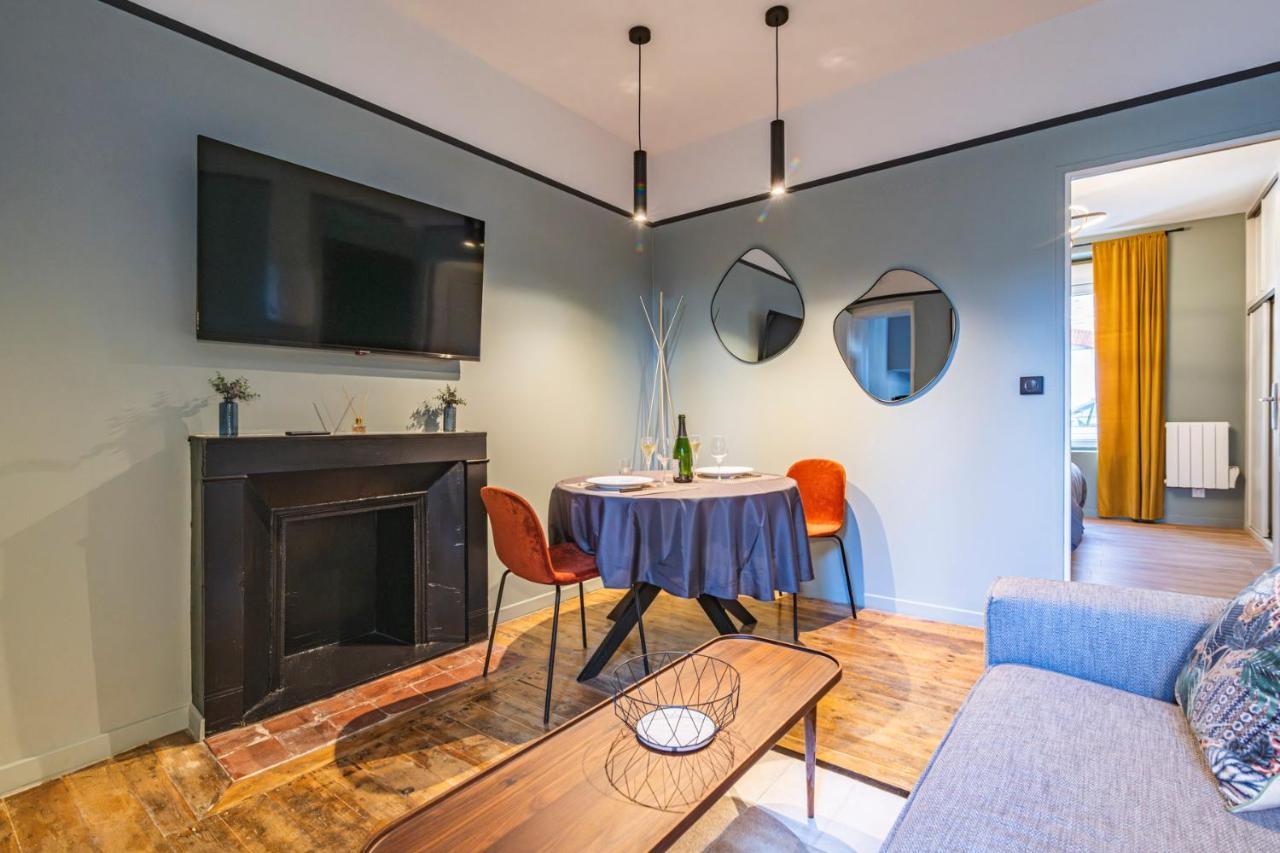 Art Deco Lesage & Apartment